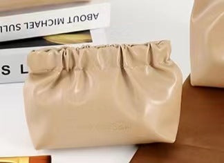 Good-looking Hand-held Portable Cosmetic Bag