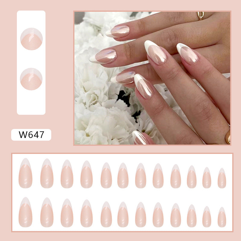 Simple Pure Desire Aurora fransk manicure