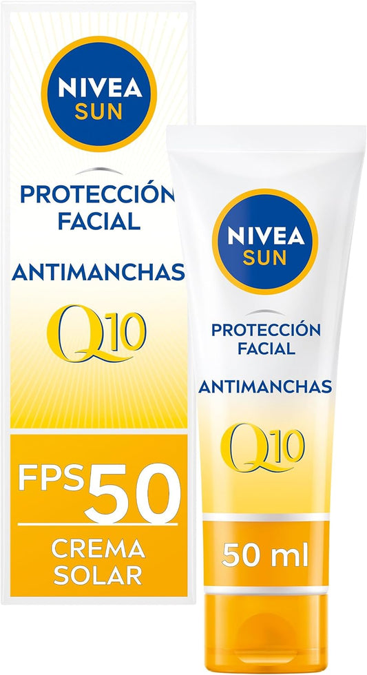 NIVEA SUN - Protección Solar Facial UV FP50 Antiedad & Antimanchas - Crema Solar Facial - Previene Las Arrugas - Con Q10 Y Antioxidantes - Crema Hidratante - 0% Residuos - Piel Normal a Seca - 50 Ml