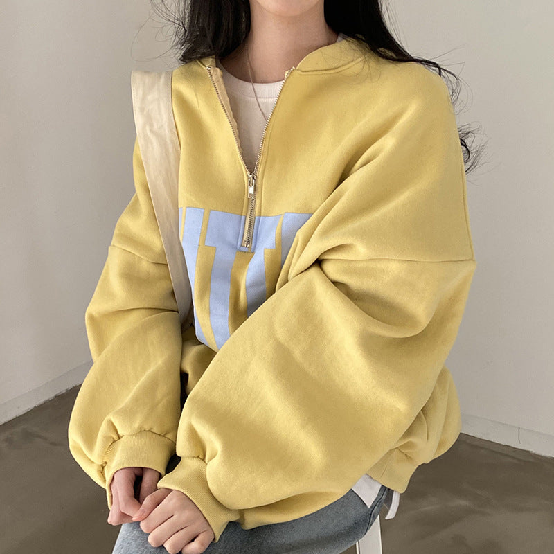 Kontrastfarvet sweater med bogstavprint, løs pasform, alsidig, langærmet
