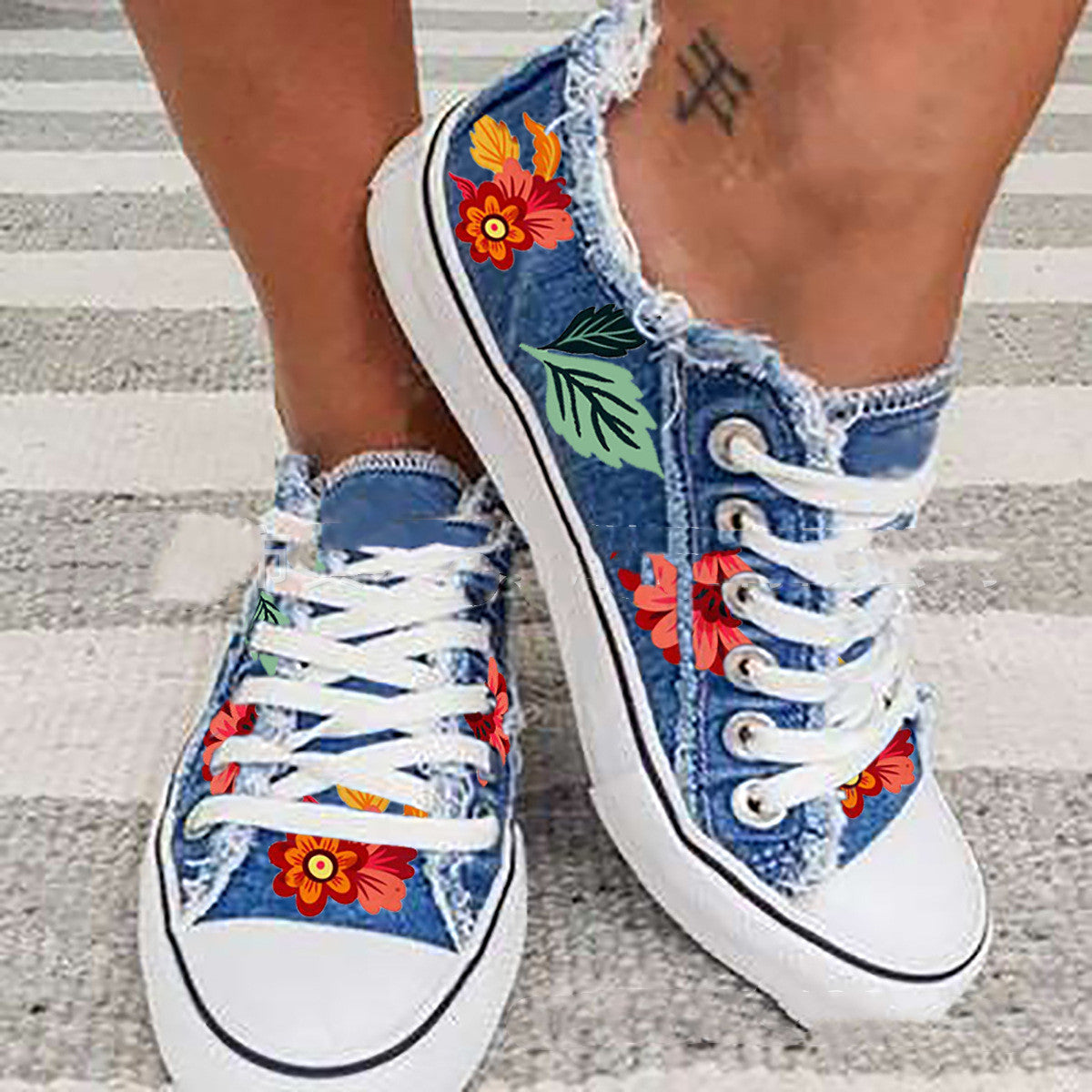 New Flower And Leaf Print Raw Edge Canvas Shoes