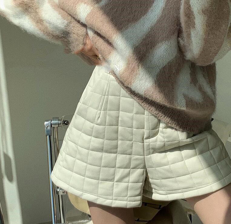 Women's Autumn And Winter Casual Fashionable Loose Leather Shorts