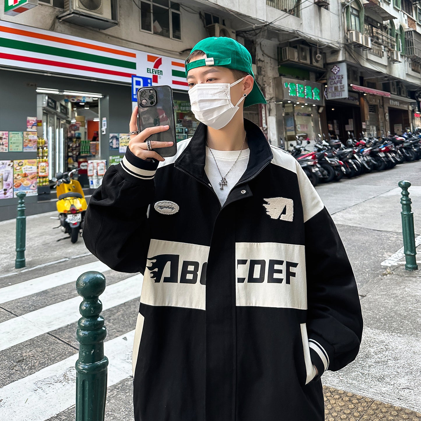Løs jakkefrakke i Hong Kong-stil