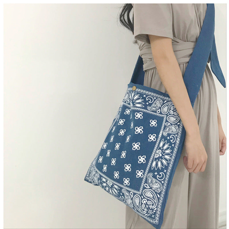 Fashionable Messenger Bag With Adjustable Shoulder Strap