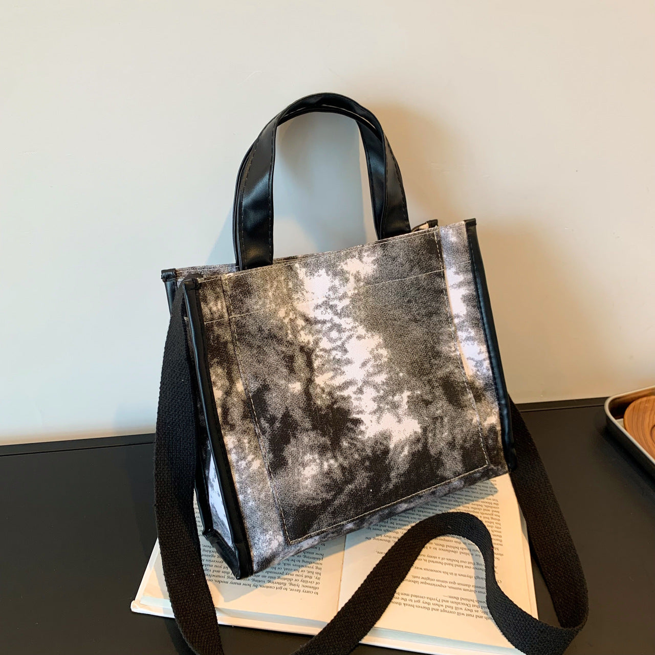 Women's Nylon New Fashion Sweet One Shoulder Messenger Bag