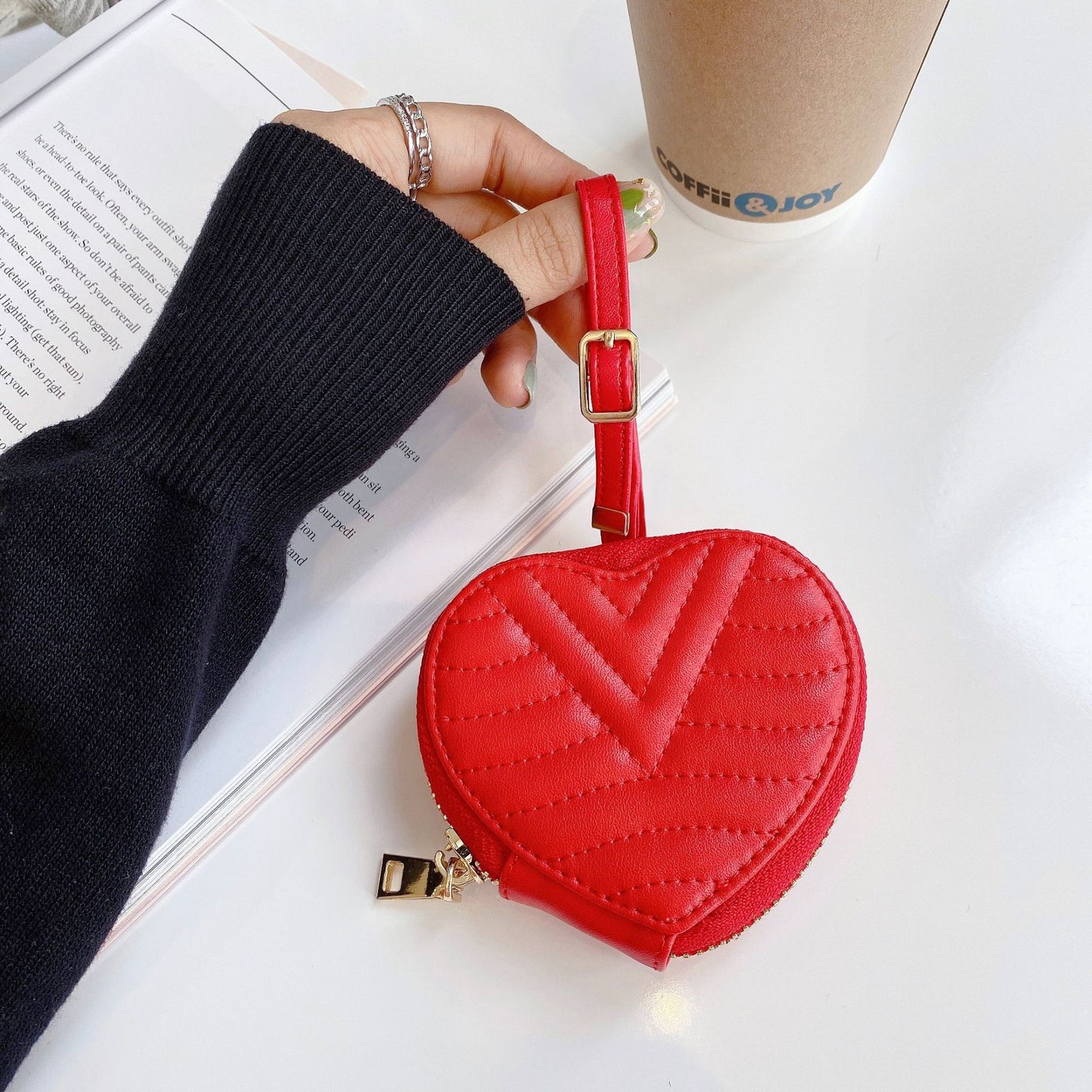 Heart Shaped Embroidered Zipper Earphone Leather Case