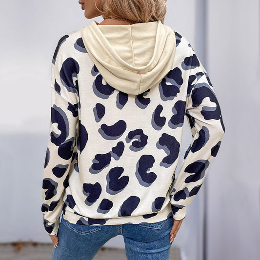 Løs leopardprint-strikket hoodie i fake to-delt design med udskæring til kvinder