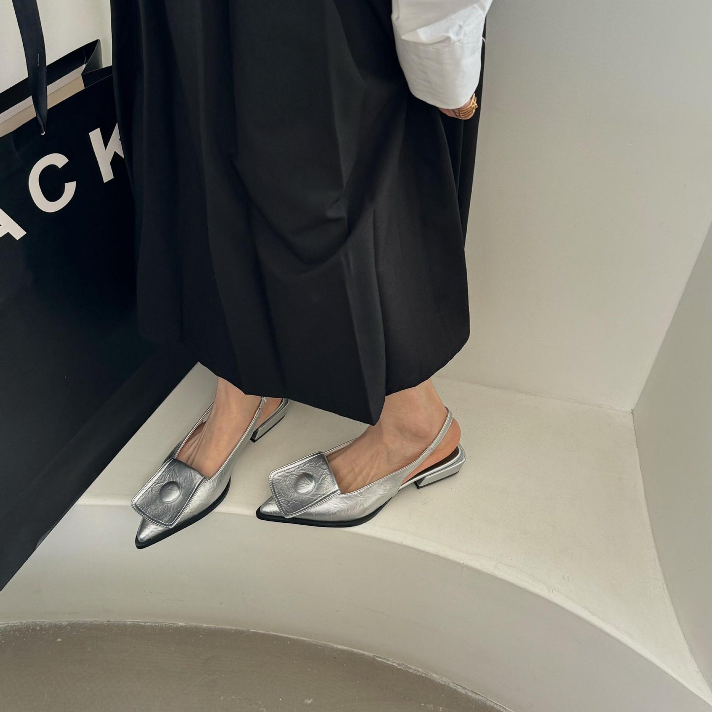 Low-cut Low Heel Closed Toe Sandals Women's Pointed Toe Shoes Back Strap