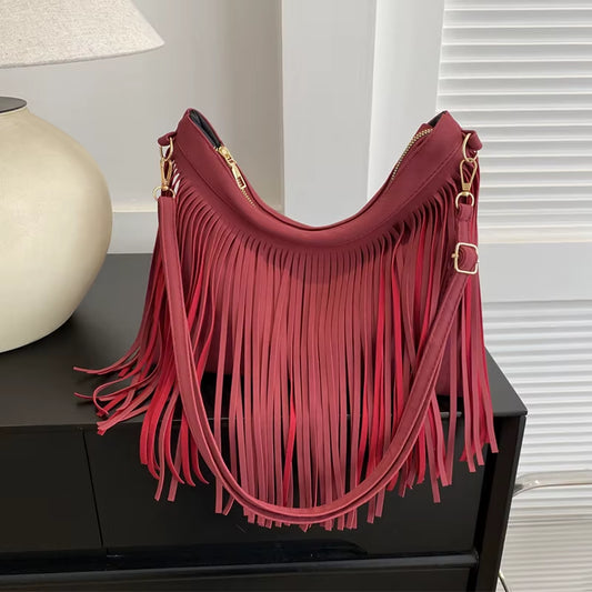 Vintage-Inspired Crossbody Bag for Women with Large Capacity and Fringed Design, Ideal for Outdoor Travel and Casual Use