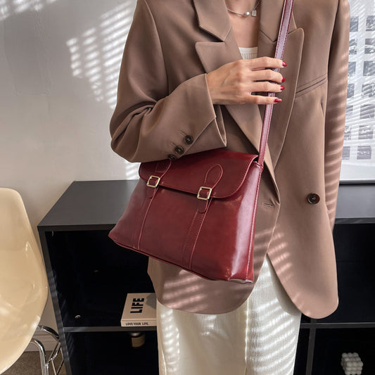 One-shoulder Women's Retro Fashion Niche Messenger Bag