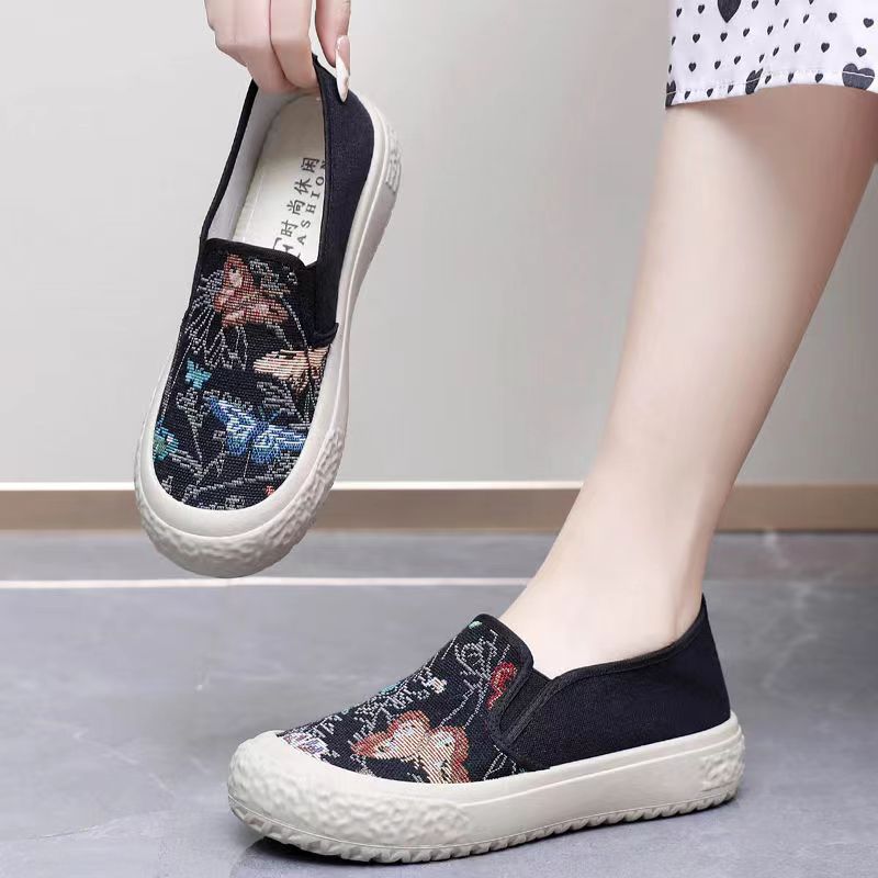 Old Beijing Slip-on Soft Bottom Canvas Shoes