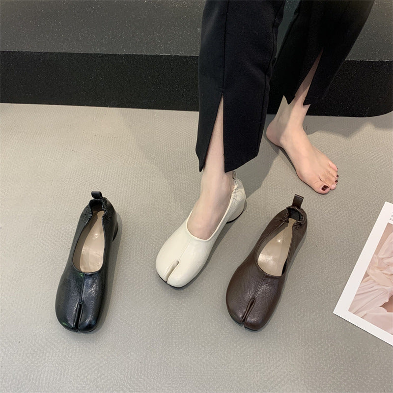 Women's Simple Split Toe Horseshoe Peas Chunky Heel Pumps