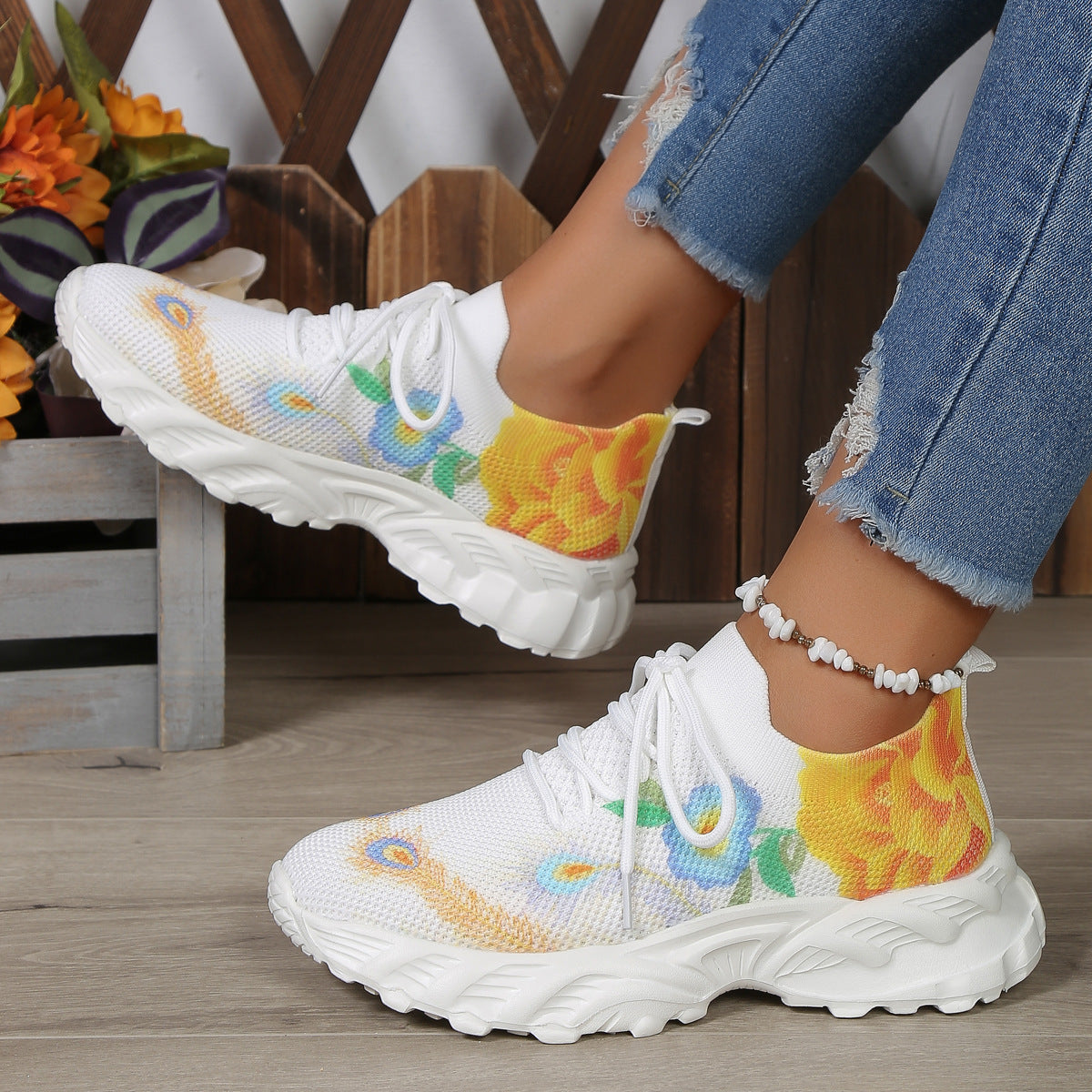 Casual Flower Flying Woven Breathable Surface Soft Bottom Lightweight Sneaker