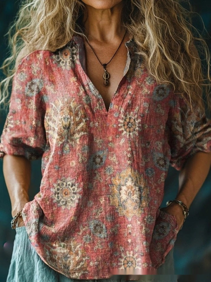 Loose-fitting Casual Womens Shirt With A V-neck And A Printed Design