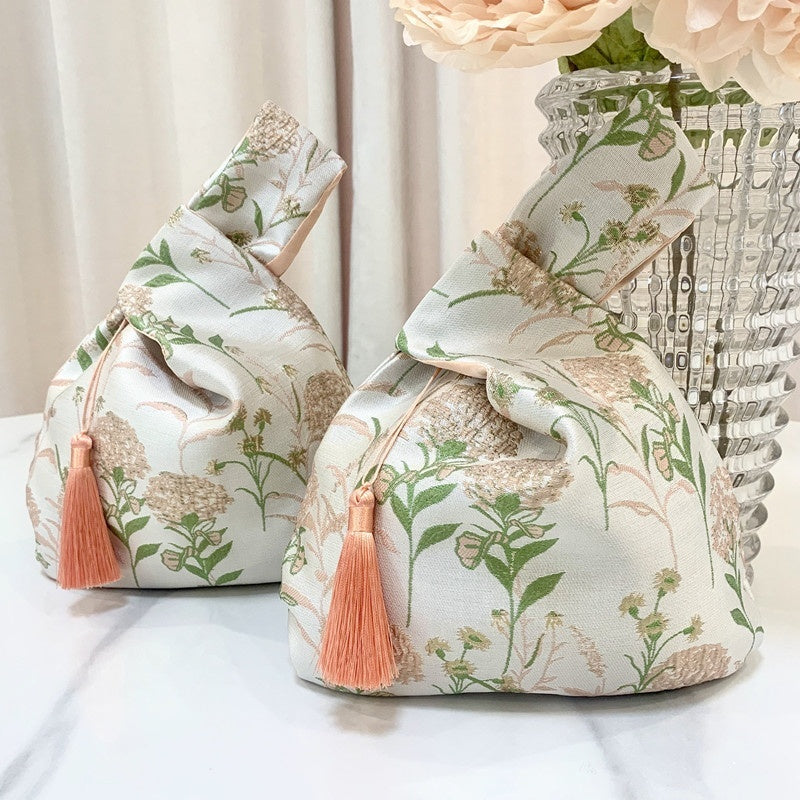 Chinese Style Gift Bag Bridesmaid Return Gift Hand-held Gold Silk Jacquard Gift Wedding Candies Box