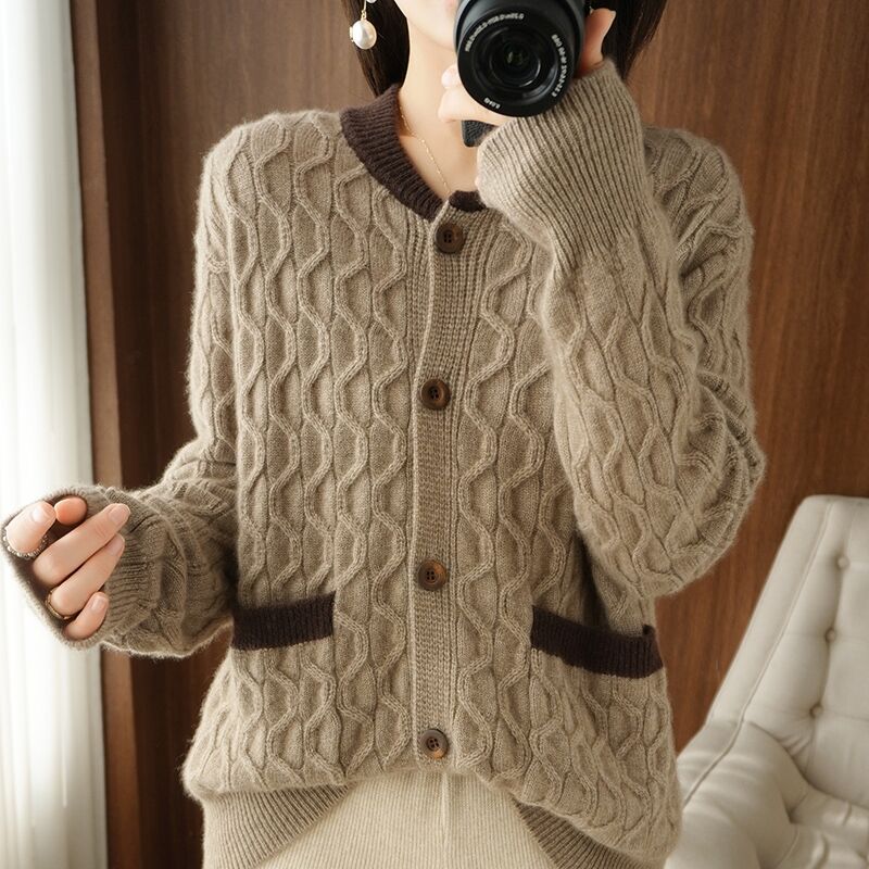 New Twisted Round Neck Cardigan