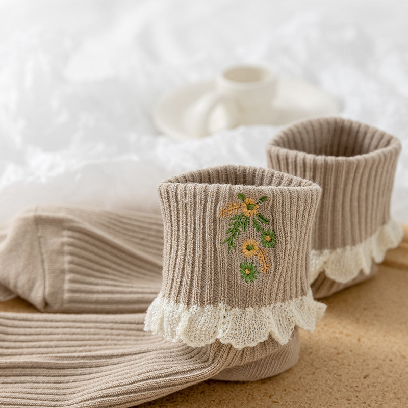 Women's Mid Tube Socks Combed Cotton Edge Embroidery