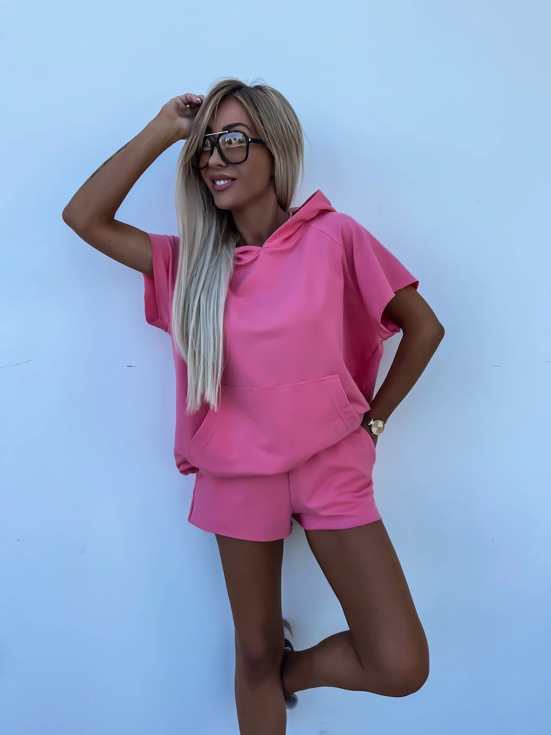 Casual, Relaxed-fit Hoodie With A Hood And Pockets Paired With Elastic Waist Shorts