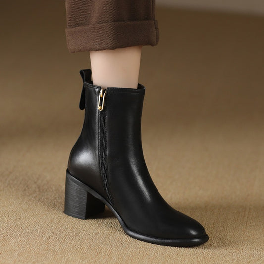 Retro British-style Dr Martens Boots With A Round Toe And Chunky Heel