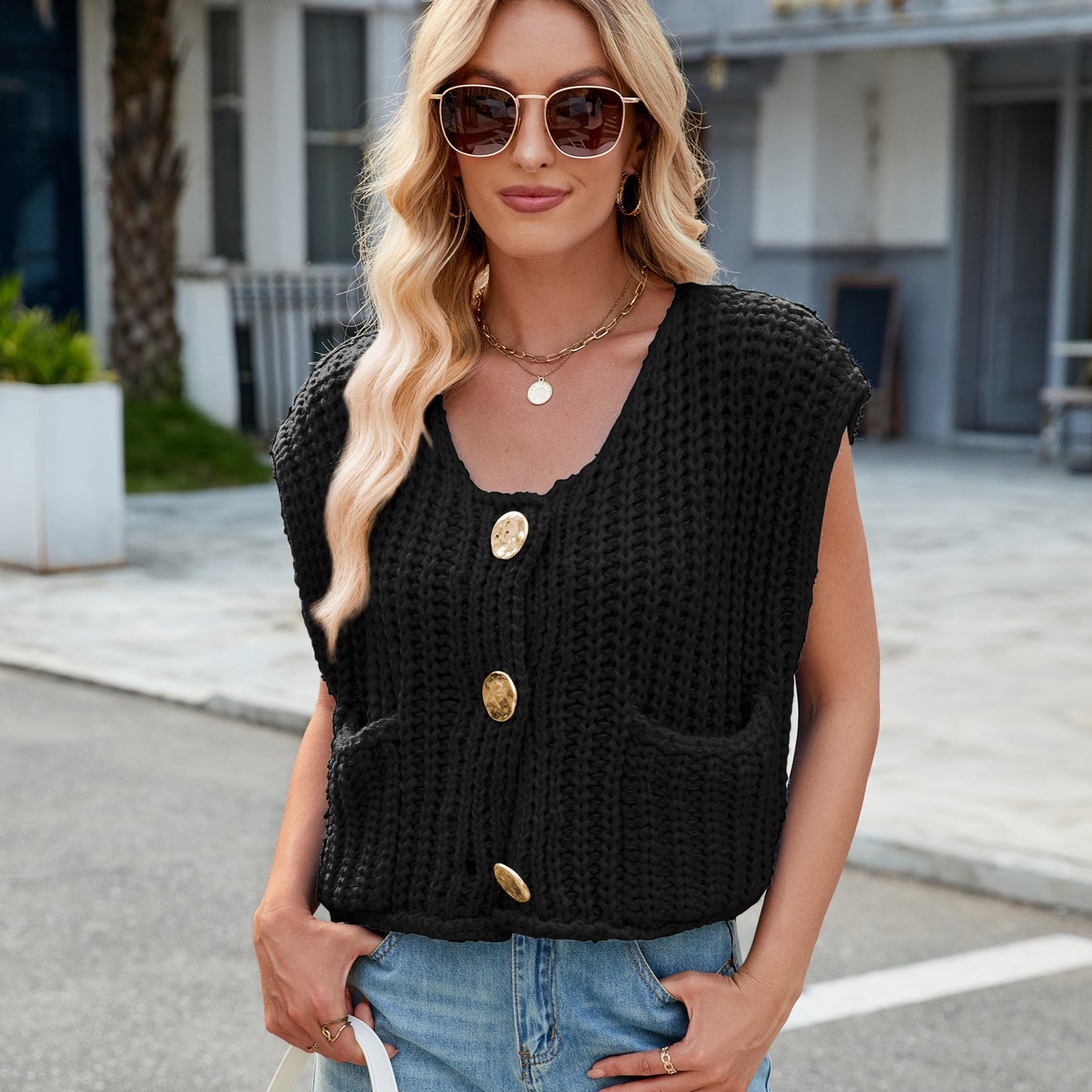 Women's V-neck Three-button Sleeveless Cardigan