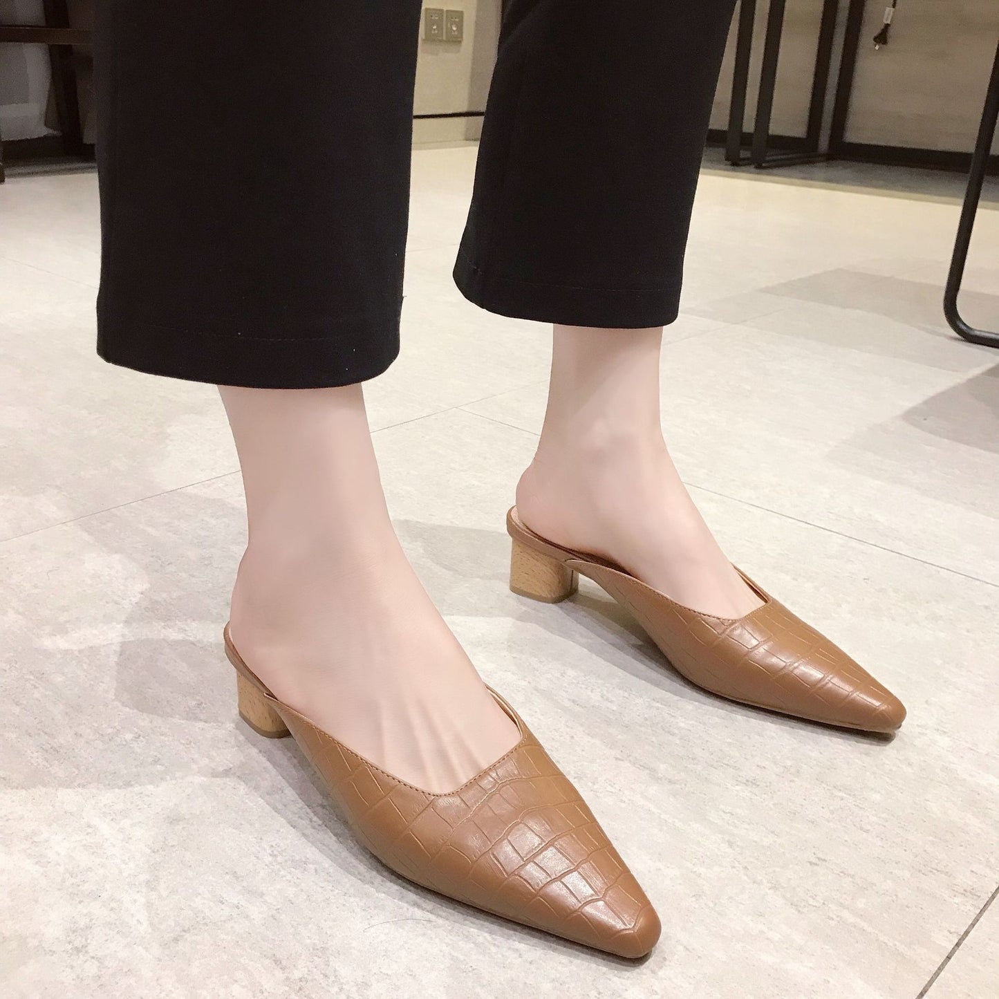 Outer Fashion Wear Sandals With Pointed Toes And Lazy People