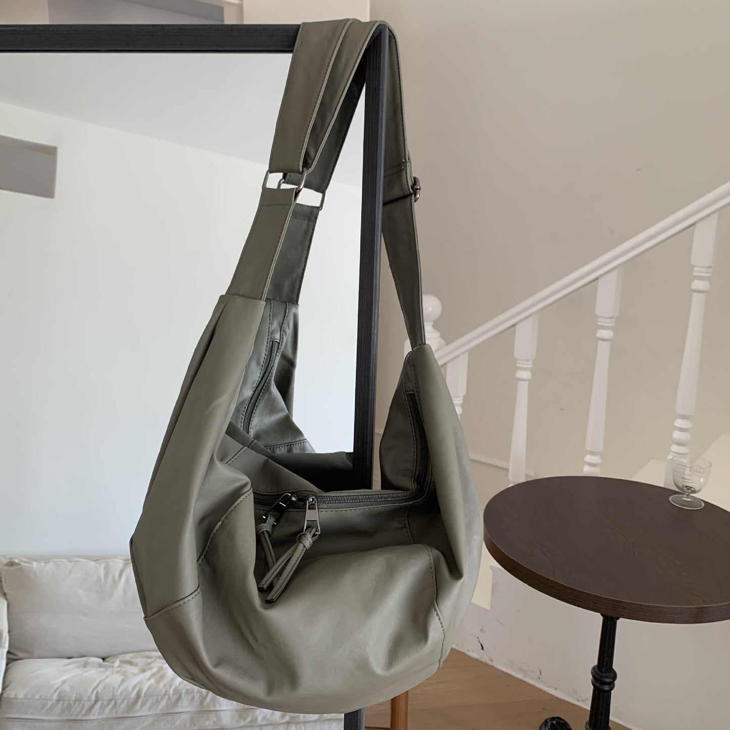 Alsidig casual dametaske med stor kapacitet i ensfarvet
