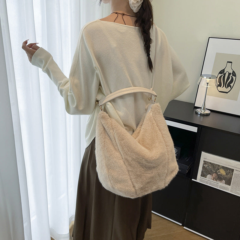 Commuter's All-matching One Shoulder Underarm Fur Bag