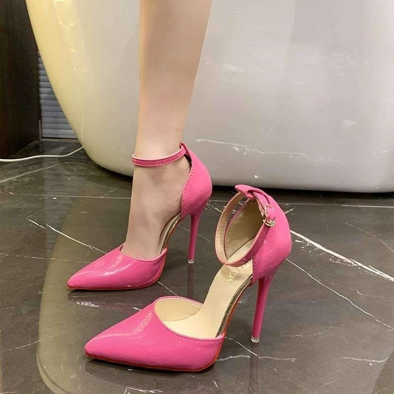 One-strap Covered-toe Sandals Large Size