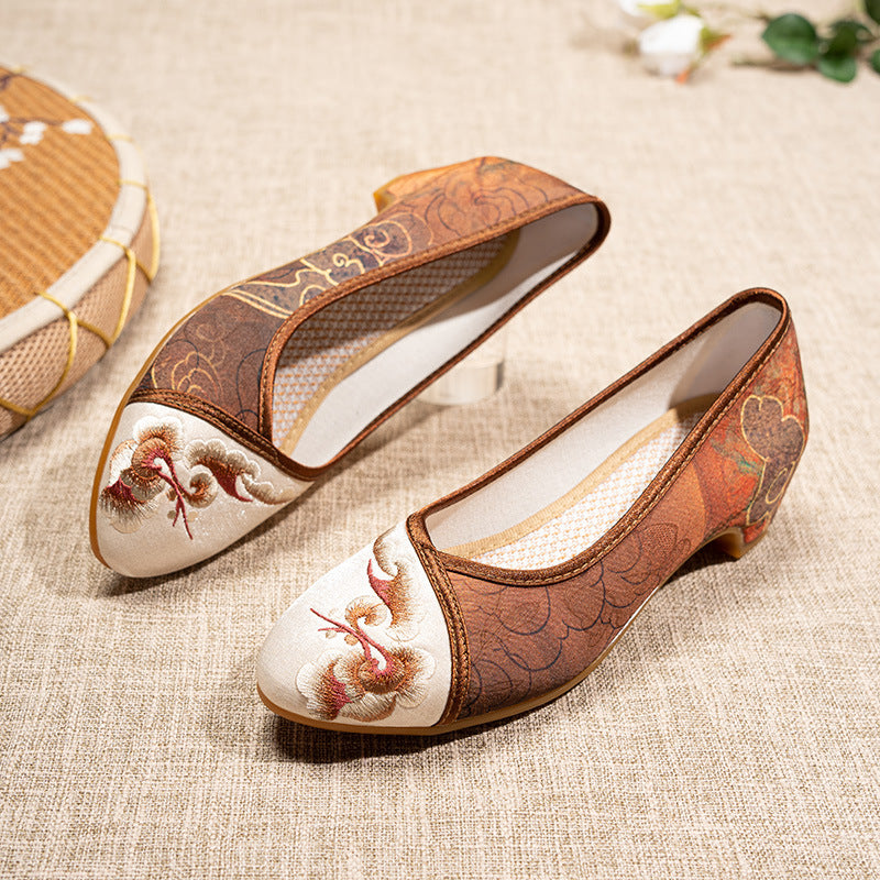 Female Ethnic Style Embroidered Shoes