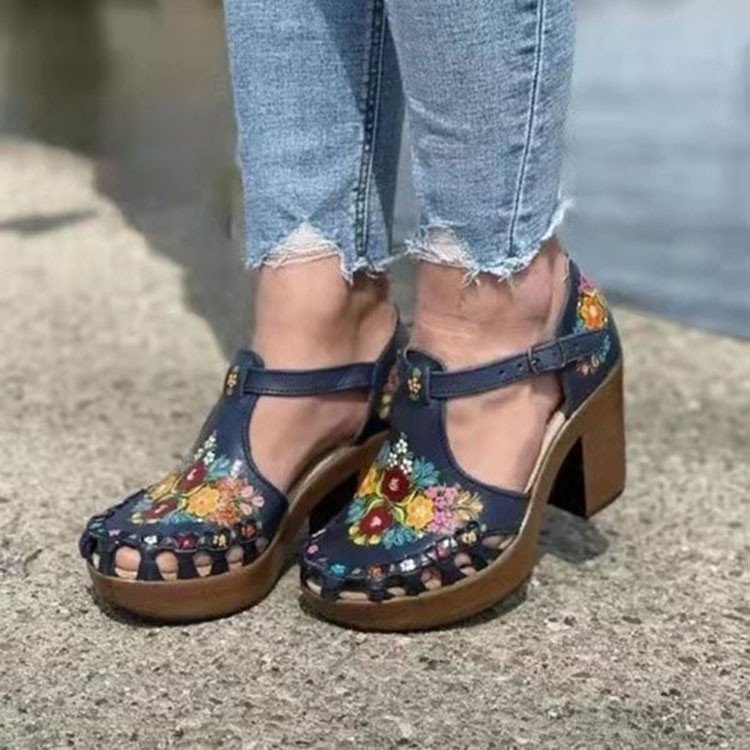 New Summer Retro Ladies Thick Heel Sandals European And American Fashion Round Head Flowers