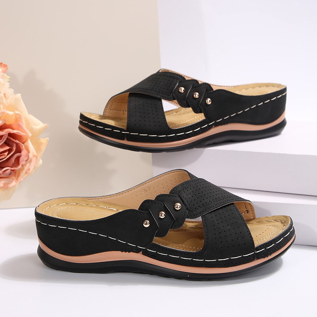 Large Size Flat Bottom Non-slip Light Slippers