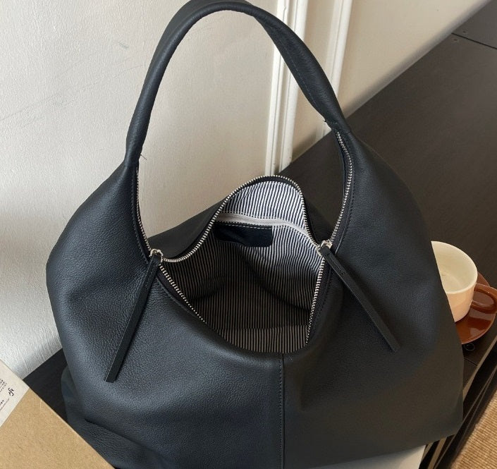 High-grade Large Capacity Crescent Shoulder Underarm Bag