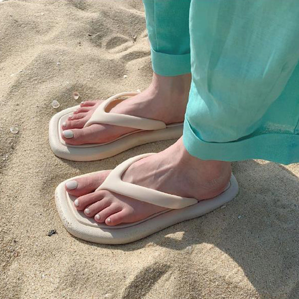 Ensfarvede flip-flops til kvinder med blød sål