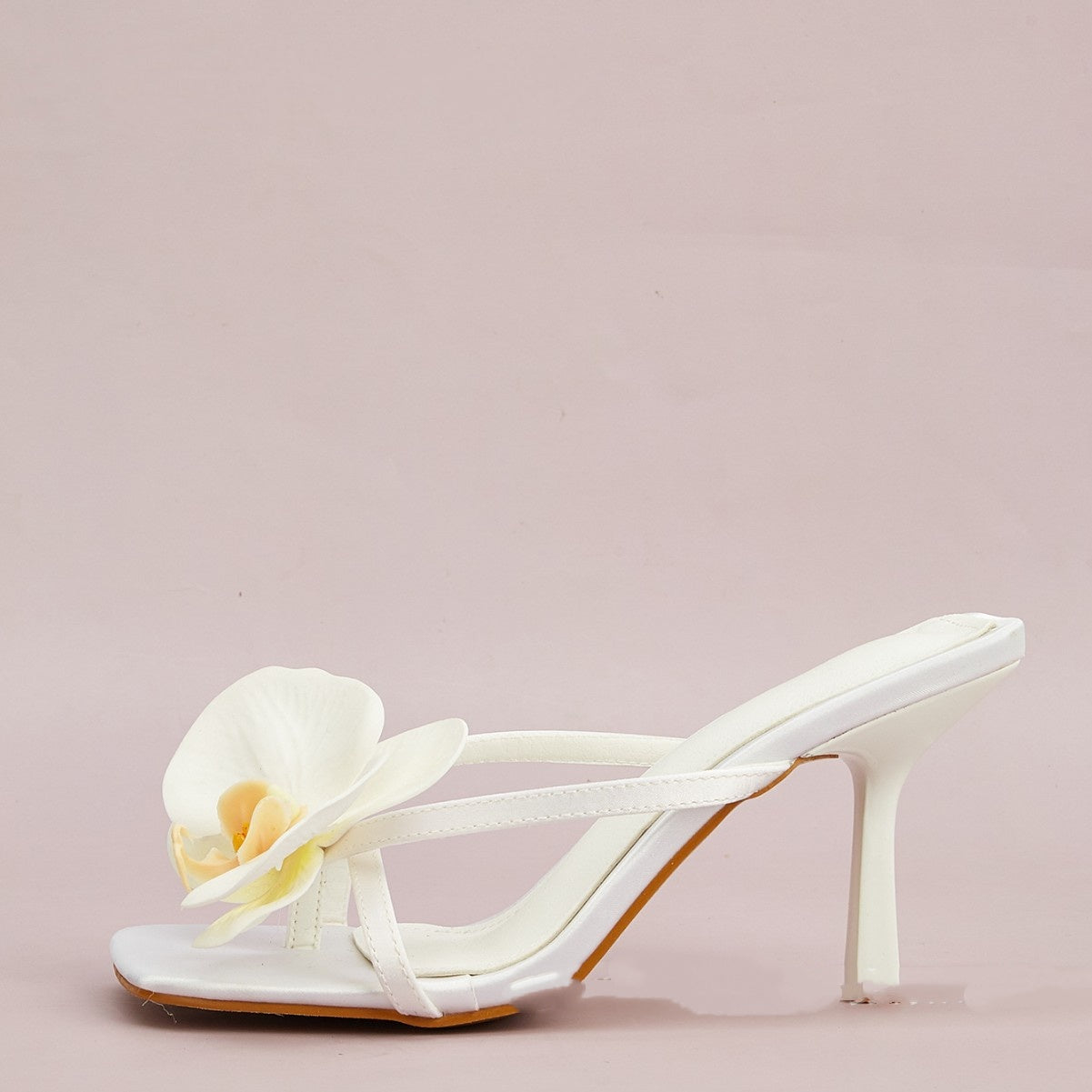 White Flower Decorative Flip-toe Square Toe High Heel Sandals