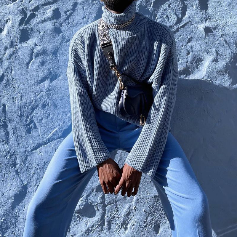 Hvid Slim-fit Sweater med Opretstående Krave, Plysset Trøjejakke