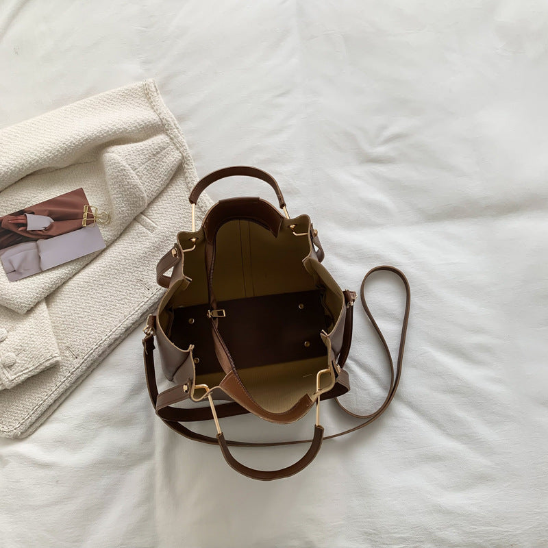 Trendy Special-interest Design Shoulder Messenger Retro Handbag For Women