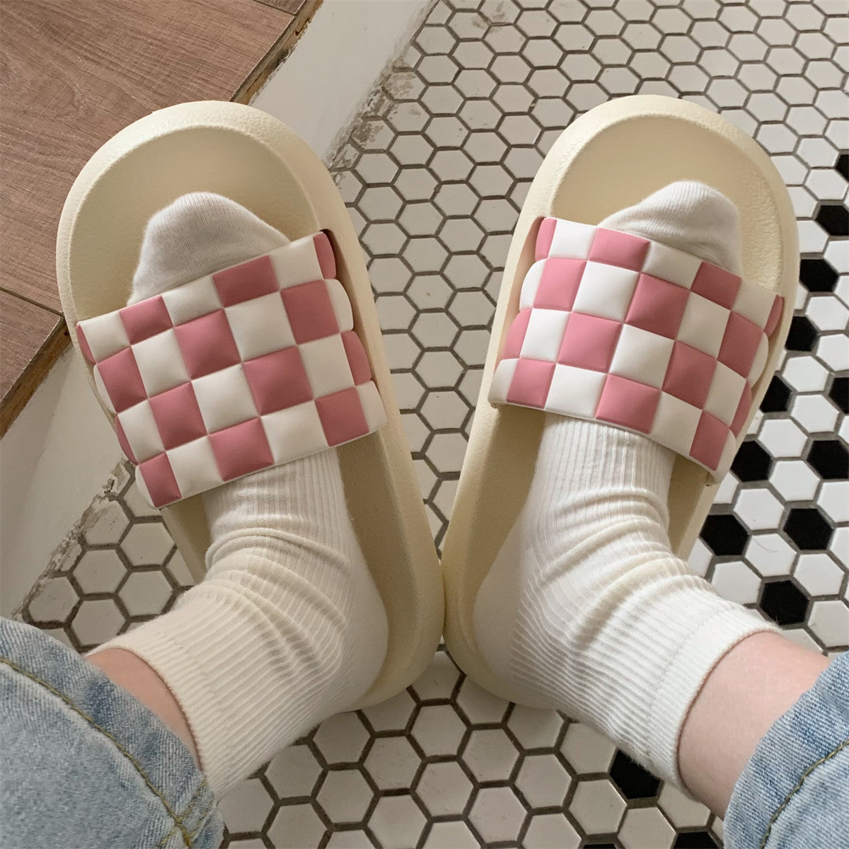Non-slip Outer Wear Soft Bottom Checkerboard Sandals