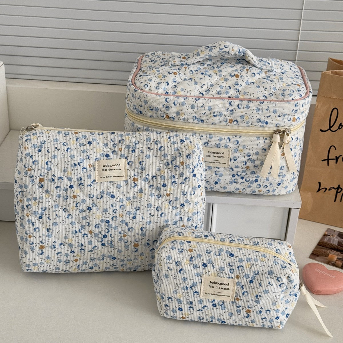 Multifunctional Corduroy Storage Bag With An All-over Floral Print