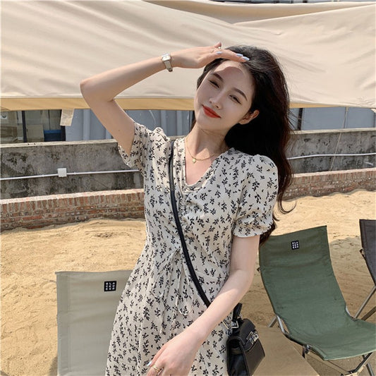 line Dress Thats Below-the-knee And Slimming