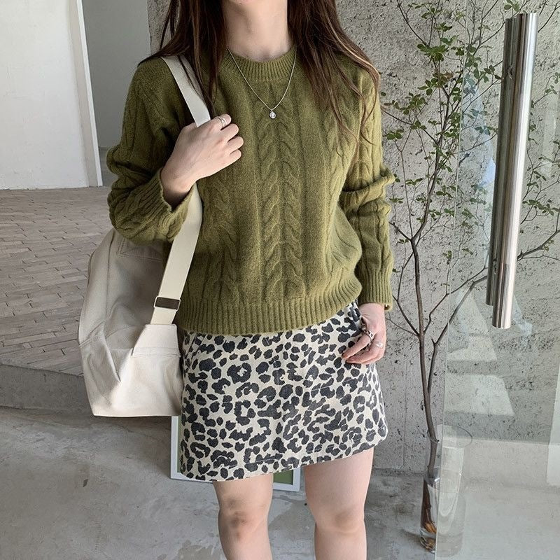 Women's Retro Twist Round Neck Sweater Western Style Leisure Loose Pullover