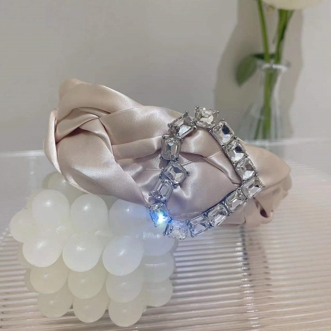 New Retro Temperament Diamond Love Headband Weaving