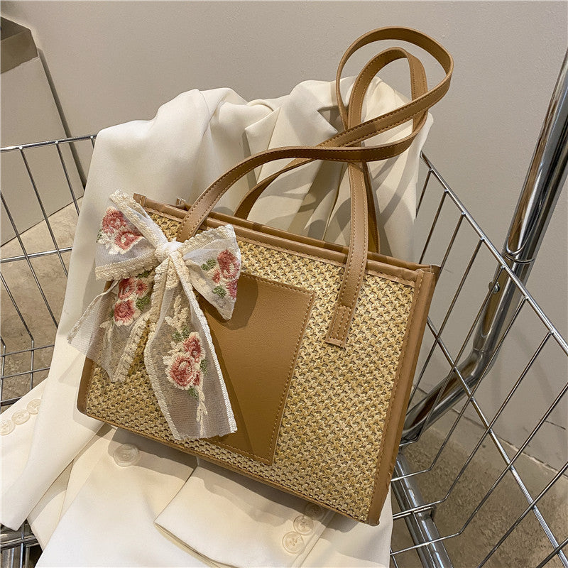 Stylish Woven Shoulder Bag With A Large Capacity For Casual Use