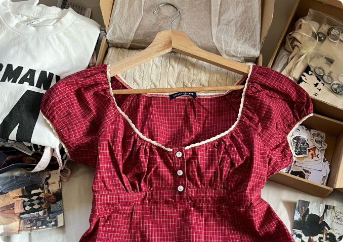Women's Three-button Lace Collar Red Cell Pattern Short-sleeved Top