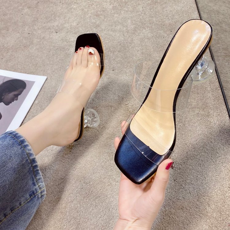 Women's One-line Fashion Outer Wear Sandals And Slippers