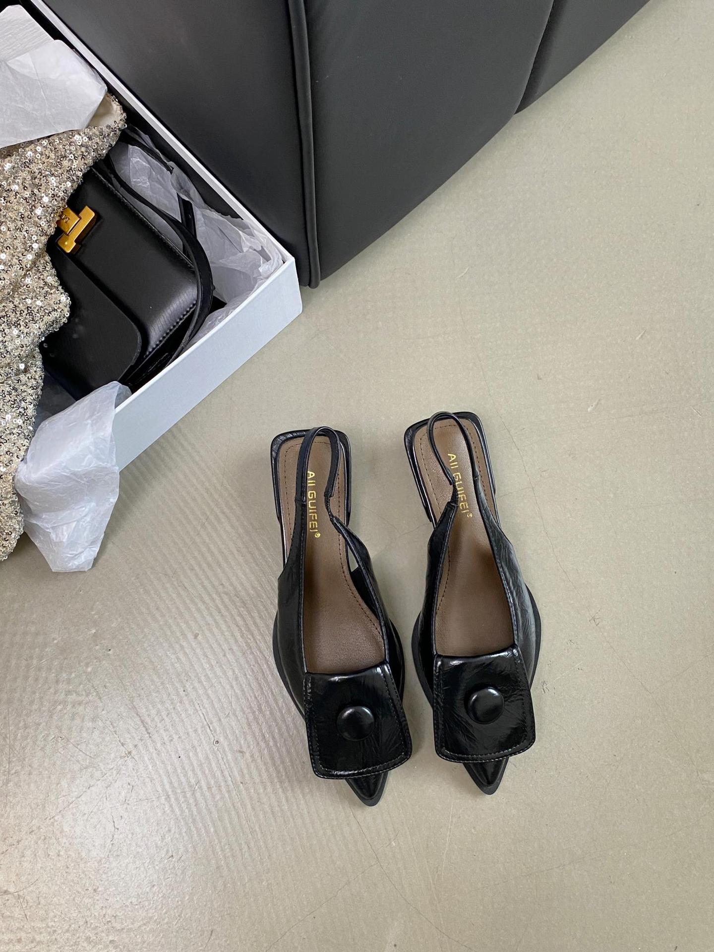 Low-cut Low Heel Closed Toe Sandals Women's Pointed Toe Shoes Back Strap