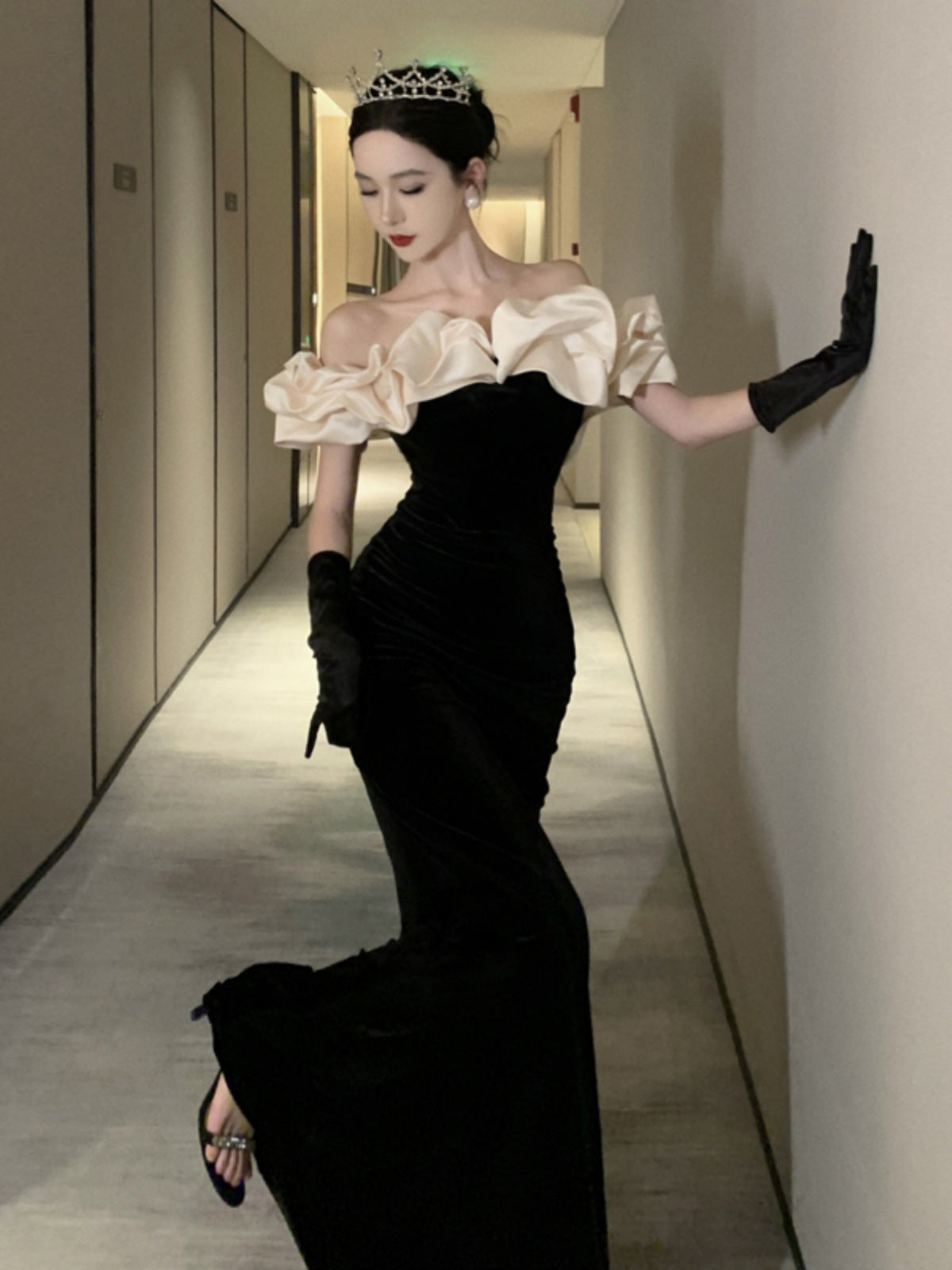 Long Mermaid Gown For Socialite Hosts