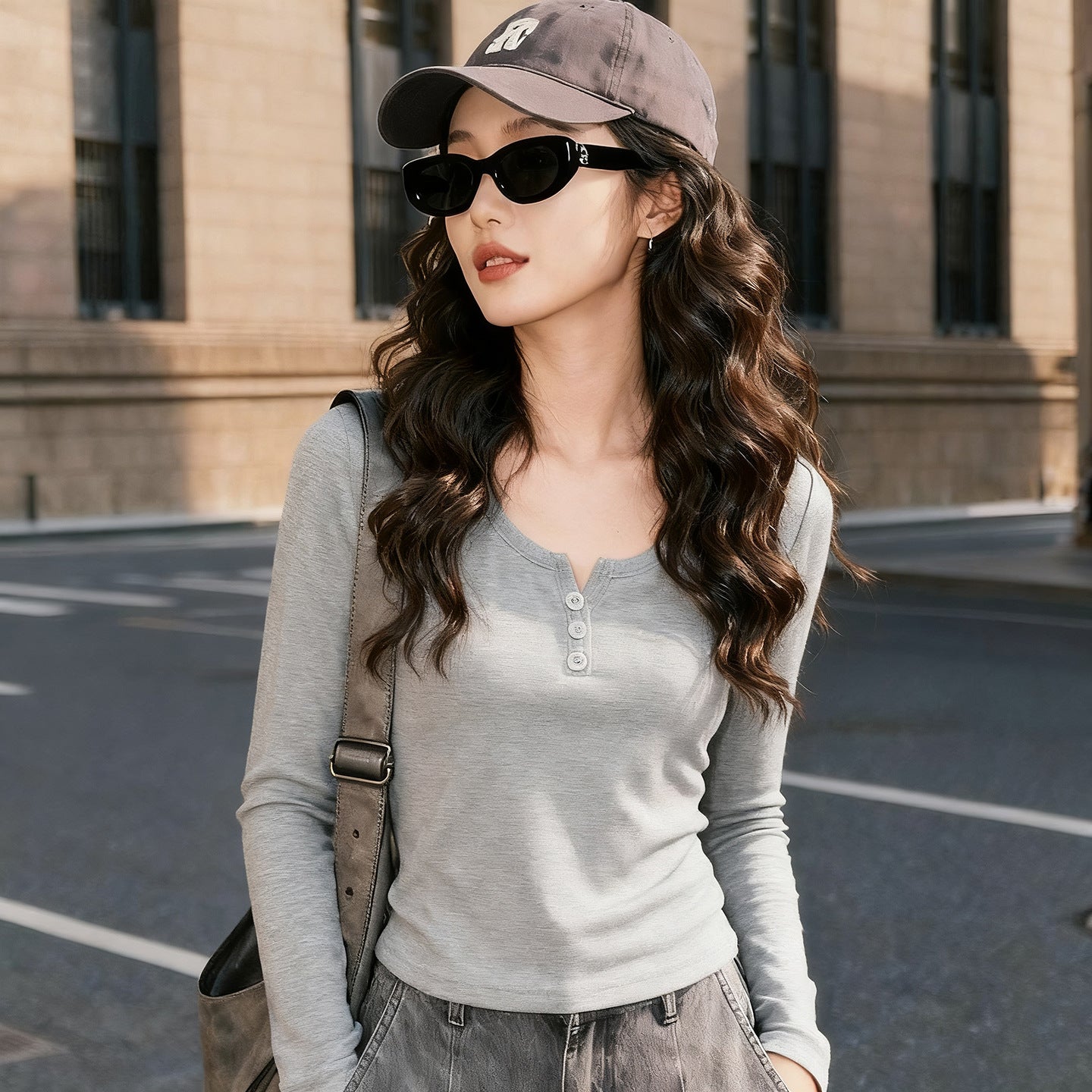 Semi-open Round Neck T-shirt Women's Slim-fit Top