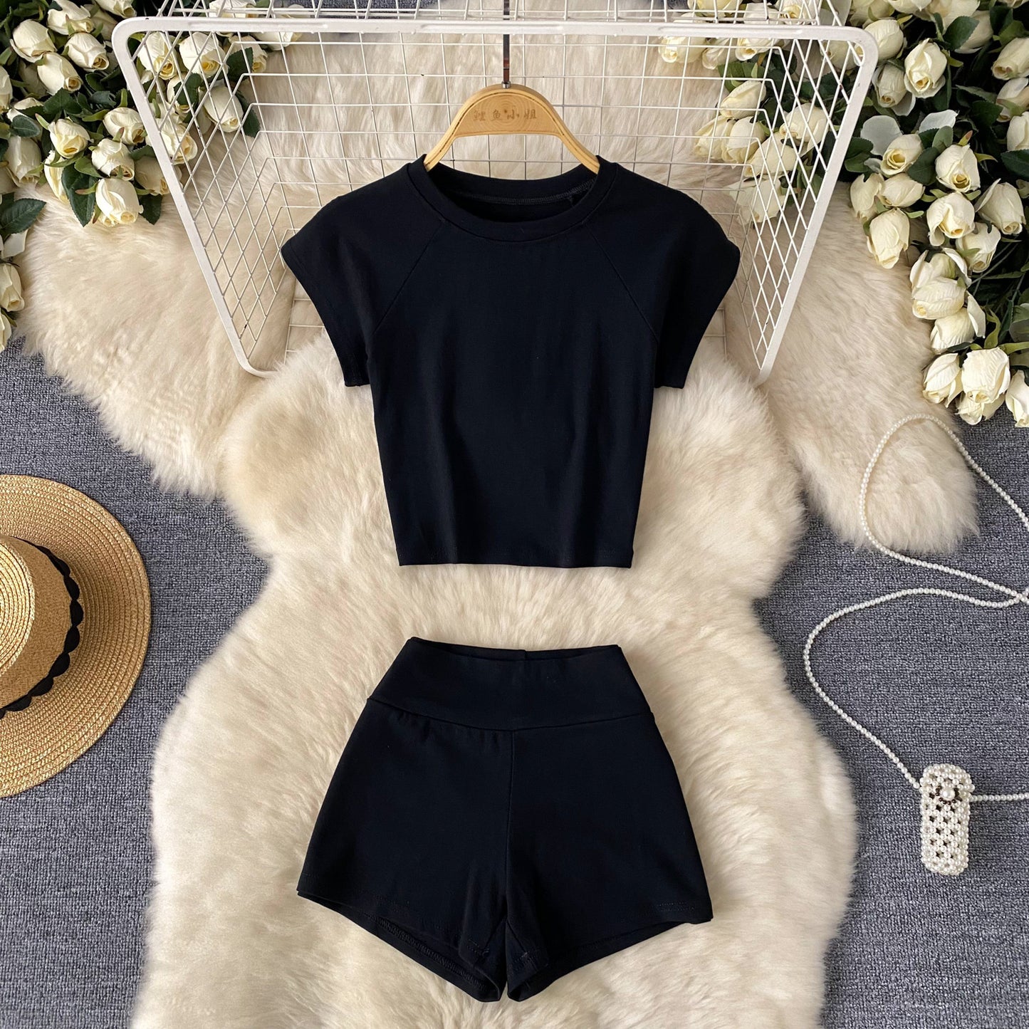 Crew-neck Cropped T-shirt High-waisted Slimming Shorts