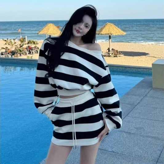 Head-turning, High-end Relaxed-fit Striped Set