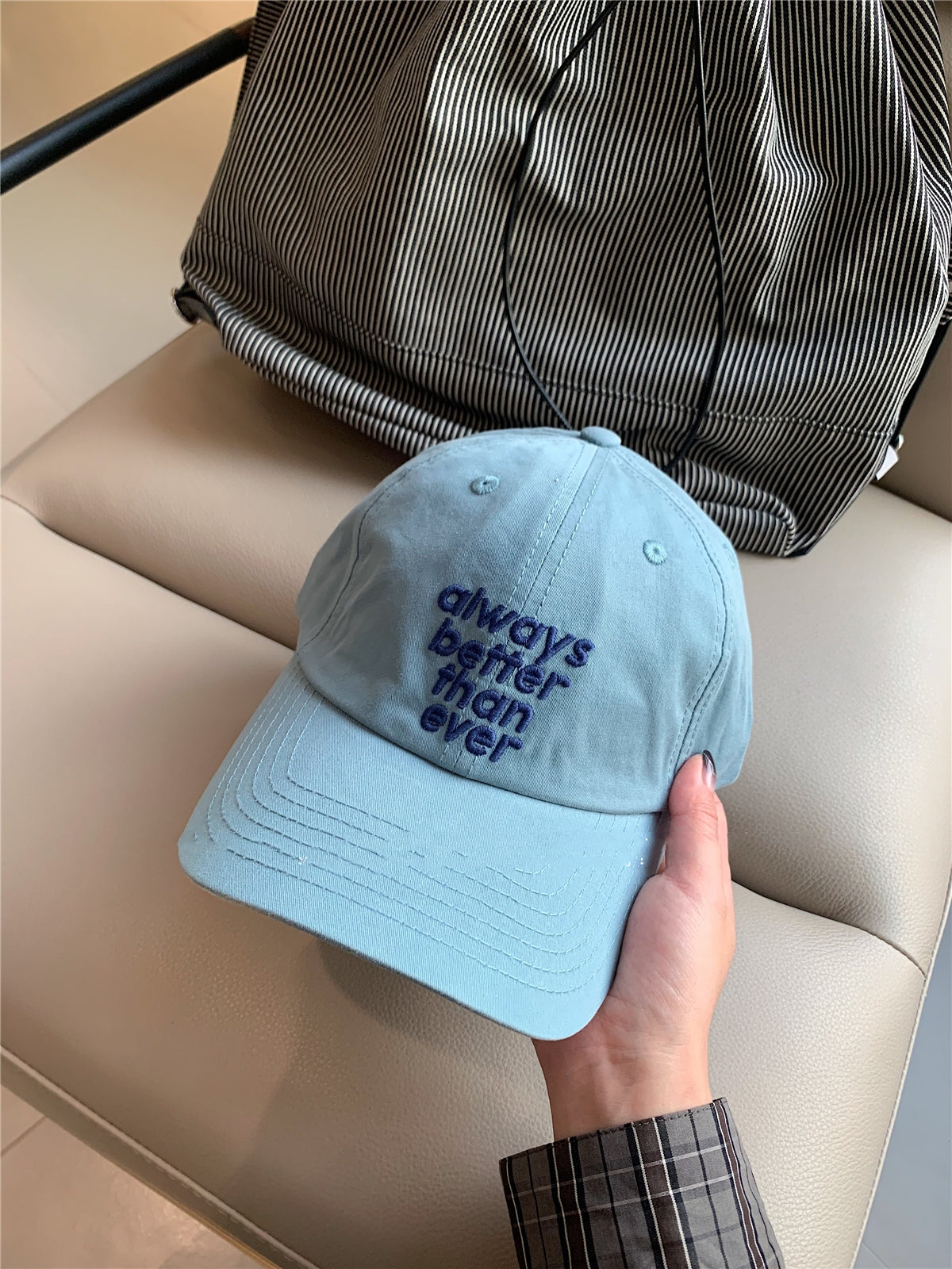 Lu Xi Korean Style Embroidered White Wide Brim Baseball Cap For Women